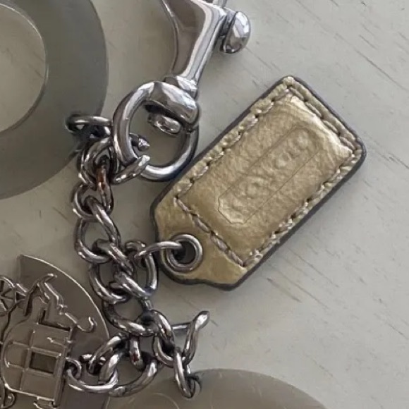 Coach EUC Rare Horse And Carriage Large C's Signature Keychain Fob Bag Charm - Picture 4 of 10